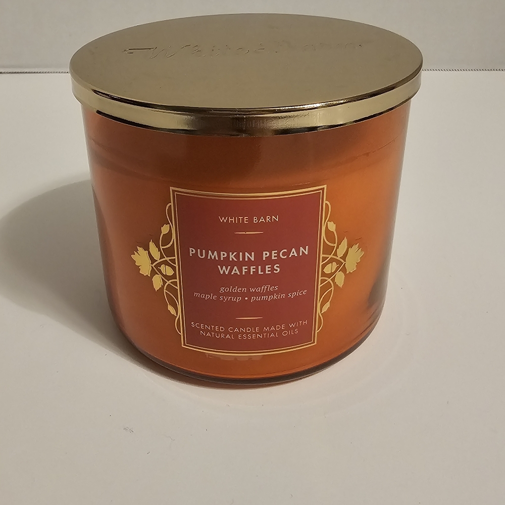 NEW! Bath & Body Works White Barn PUMPKIN PECAN WAFFLES 3 Wick Candle, 14.5 oz